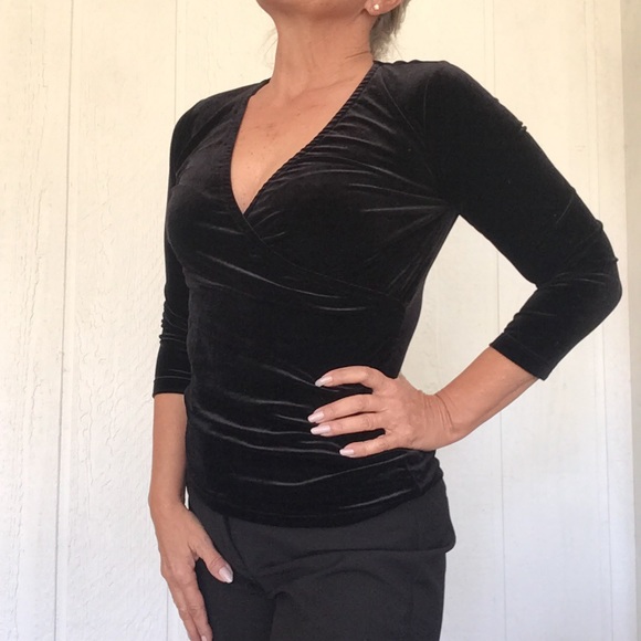 LANDS END BLACK VELVET SURPLICE WRAP TOP NWOT XS - Picture 6 of 11